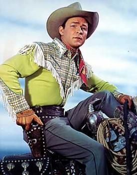 Roy with one of his spectacularly beautiful western shirts #lovehim #LOOK@thatshirt Dale Evans, Western Hero, Hollywood Photo, The Lone Ranger, Tv Westerns, Style Steampunk, Roy Rogers, Lone Ranger, Cowboys Shirt