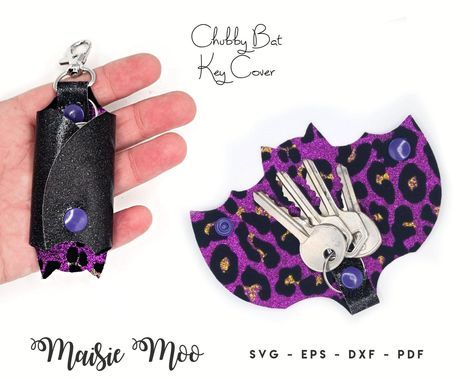 Bat Keychain Crochet, Fake Leather Crafts, Leather Craft Templates, Diy Fan Holster, Bat Purse Diy, Fun Sewing Patterns Free, Sewing Keychain Pattern, Fabric Bat Pattern, Things To Do With Old Socks