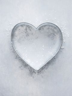 Heart Mobile, Weary Heart, Love Wallpapers, Ice Heart, Free Love, I Love Winter, I Love Heart, Heart Images, Winter Magic