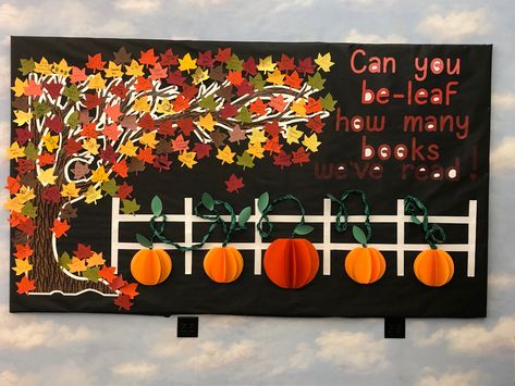 Fall Into Books Bulletin Board, Fall Library Bulletin Boards Elementary, Pumpkin Bulletin Board Ideas, Autumn Display Boards, Leaf Bulletin Board, Fall Library Displays, Thanksgiving Bulletin Board Ideas, Fall Window Decorations, Thanksgiving Bulletin Board