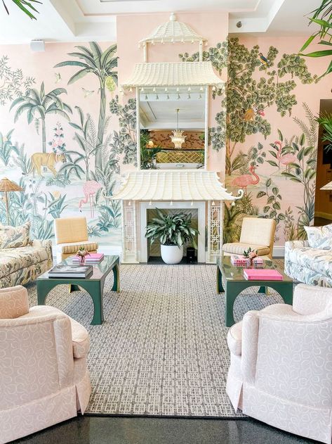 Colony Palm Beach, De Gournay Wallpaper, Palm Beach Decor, The Colony Hotel, Palm Beach Regency, Palm Beach Style, Beach Interior, Flamingo Beach, The Colony