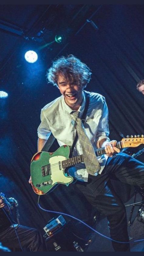 Wilbur Soot, On Stage, A Man, Guitar