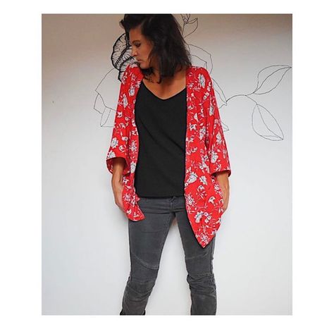 Kimono minutes - tuto kimono débutant - coudre un kimono Patron Kimono, Crochet Mesh Top, Look Kimono, Gilet Kimono, Crochet Pot Holders Free Pattern, Couture Blouse, Mode Kimono, Trendy Crochet, Fall Ideas