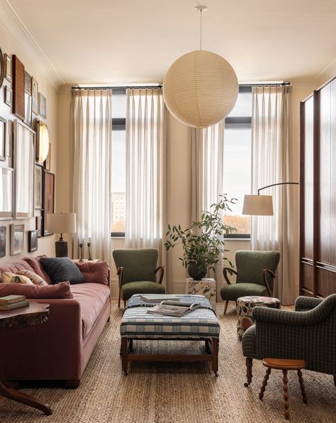 Fromental Wallpaper, Emma Roberts, Brooklyn Apartment, A Living Room, Amber Interiors, Upholstered Dining Chairs, Architectural Digest, Visual Comfort, White Walls