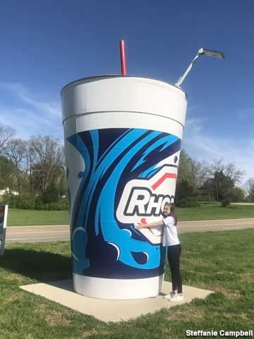 Big Objects, Travel Missouri, Missouri Vacation, Mason City Iowa, Cape Girardeau Missouri, Fountain Drink, Cape Girardeau, State Street, Roadside Attractions