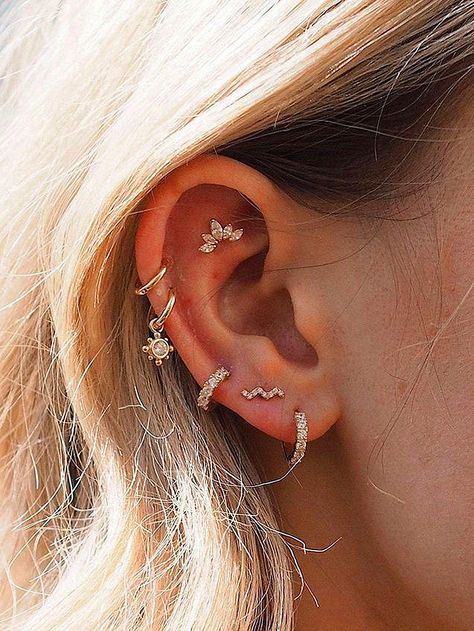 Ear Peircings, Cool Ear Piercings, Pretty Ear Piercings, Cool Piercings, Cute Ear Piercings, Ear Style, Cute Piercings, Cartilage Earrings Hoop, Daith Piercing