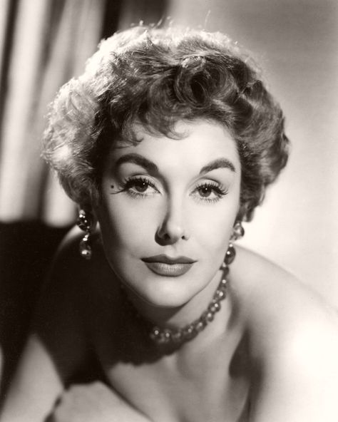 Kay Kendall Kay Kendall, My Love Photo, Female Movie Stars, Nice Man, Old Film Stars, Vintage Movie Stars, Classic Film Stars, Famous Photos, Glamour Photo