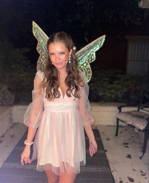 fairy halloween costume Diy Women Fairy Costume, Simple Trendy Halloween Costumes, Fairy Halloween Costumes Modest, Fairy Halloween Costumes Make Up, Cowgirl Fairy Costume, Coquette Fairy Costume, Fairy Outfit Costume, Fairy Costumes For Women, Aesthetic Fairy Costume Halloween