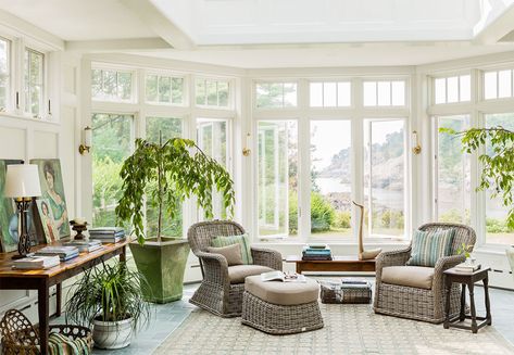 These sunroom decorating ideas will make your home shine! Sunroom Decorating, Interior Design Rugs, Sunroom Designs, Top Interior Designers, Luxury Interior Design, Interior Designers, Rugs In Living Room, Luxury Homes, Family Room