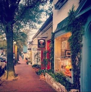 Travel Virginia, Christmas Towns, Dream Location, Fredericksburg Virginia, Small Town America, Virginia Travel, Virginia Is For Lovers, Christmas Place, Charlottesville Virginia