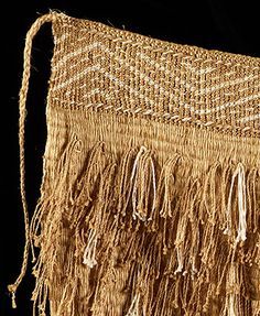 Rāpaki (traditional kilt) made in 2006 by master weaver Karl Leonard Food Baskets, Weaving Book, Flax Weaving, Weaving Loom Diy, Maori Designs, Māori Culture, Making Fabric, Nz Art, Maori Art