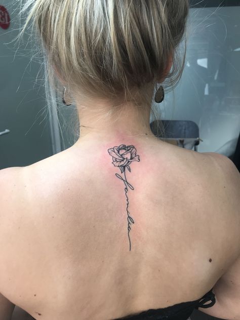 Rose Down Spine Tattoo, Rose On Spine Tattoo, Rose Tattoo Family, Rose Tattoo On Spine, Spine Tattoos For Women Rose, Rose Neck Tattoo Woman, Rose Family Tattoo, Spine Rose Tattoo, Rose Tattoo Spine