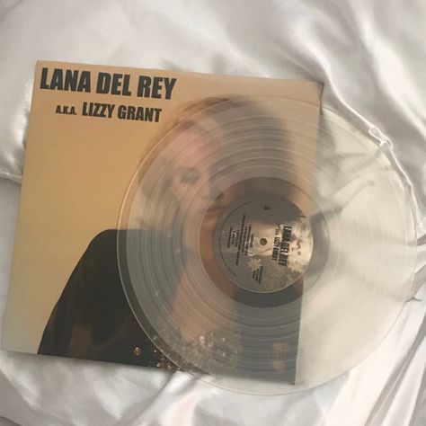 Vinyl Aesthetic Lana Del Rey, Vinyls Lana Del Rey, Lana Del Ray Aka Lizzy Grant, Lana Vynil, Aka Lizzy Grant Aesthetic, Lana Del Rey Record, Lyn Aesthetic, Lana Del Rey Vinyl Aesthetic, Vinyl Lana Del Rey