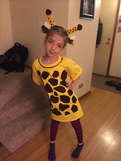 No Sew Giraffe Animal Costumes For Kids, Diy Fantasia, Best Diy Halloween Costumes, Meme Costume, Giraffe Costume, Easy Diy Halloween Costumes, Kostum Halloween, Diy Halloween Costumes For Kids, Diy Costumes Kids