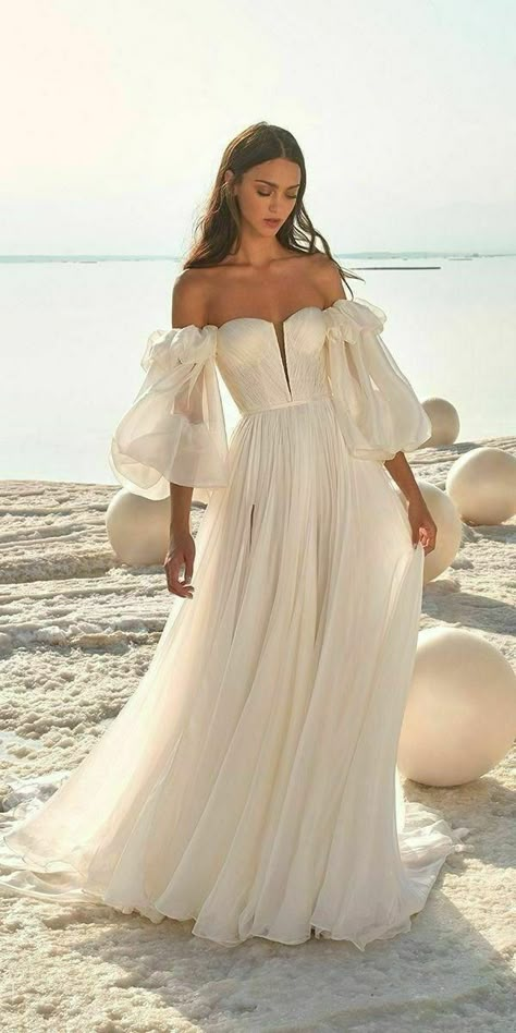 Lee Petra Grebenau, Simple Bridal Gowns, Beach Bridal Gown, Beach Wedding Dress Boho, Wedding Dresses 2020, Wedding Dress Trends, Chiffon Gown, Elegant Wedding Dress, 여자 패션