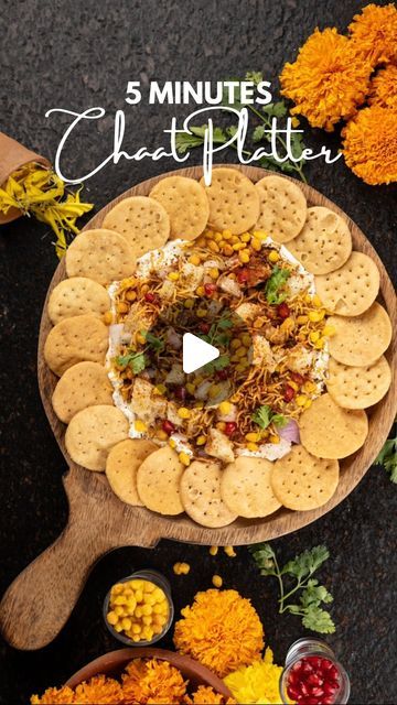 447K views · 9.9K likes | Tanya Bhatia | The Grace Kitchen on Instagram: "5 Minutes Chaat Platter ✨ Diwali Recipe #1   Make your Diwali party chatpati with this super quick Chaat Platter ✨  Follow @thegracekitchen_tgk for more recipes ✨  Comment below to get the recipe 👇🏻  #thegracekitchenrecipes #thegracekitchen #diwali #diwalirecipes #diwalivibes✨ #chaat   [ chaat, Chaat platter , Indian street food , spicy food , Diwali snacks ]" Papri Chaat Presentation, Snacks For Diwali Party, Indian Diwali Snack Recipes, Diwali Party Recipes, Indian Chaat Board Decoration, Diwali Meal Ideas, Diwali Food Board, Diwali Charcuterie Board Ideas, Chaat Platter Ideas