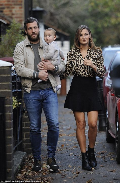 Family outing: Sam Faiers was joined by the men in her life - her partner Paul Knightley and their cherubic 10-month-old son Paul Tony - as filming continued in Essex for the ITVBe series on Wednesday Winter 2024 Fashion Trends, Childrens Fashion Trends, Winter 2024 Fashion, Modelling Ideas, Sam Faiers, Smart Outfits, 2024 Fashion Trends, Celebrity Fashion Trends, Smart Women