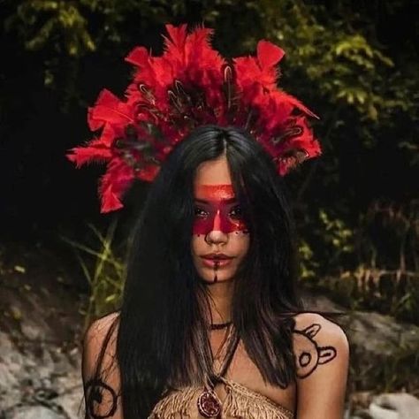 PR Strong Wepa on Instagram: "Know Your History! - The Taíno were a historic indigenous people of the Caribbean, whose culture has been continued today by Taíno descendant communities and Taíno revivalist communities. Model Credit: @the_chef_eli 👈🏼🇵🇷🇵🇷🇵🇷 - - #taino #puertorico #puertorican #boricua #prstrongwepa" Taino Photoshoot, Taino Indians Puerto Rico Art, Taino Aesthetic, Taino Women, Boricua Aesthetic, Tainos Puerto Rico, Indigenous Aesthetic, Taino People, Taino Culture