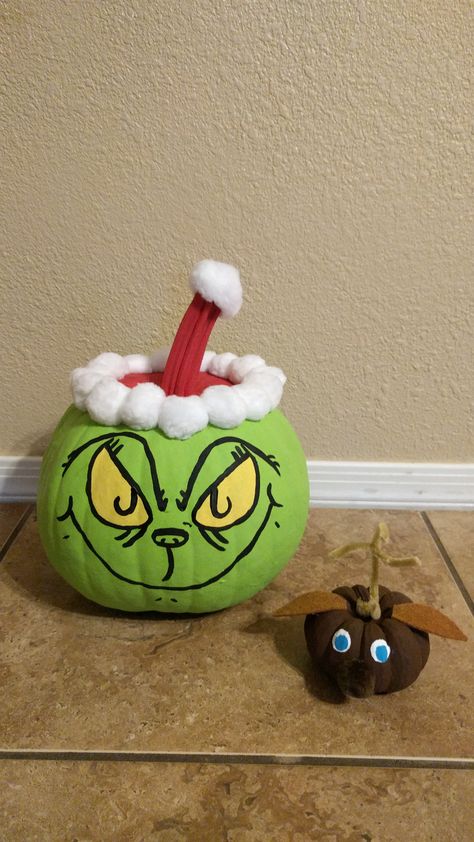 Xmas Pumpkins, Christmas Themed Pumpkins, Punkin Decorating Ideas Paint, Green Pumpkins Painting Ideas, Pumpkin Painting Ideas Christmas, Grinch Painted Pumpkin, Christmas Pumpkin Painting, Pumpkin Painting Character Ideas, Grinch Pumpkin Painting Ideas