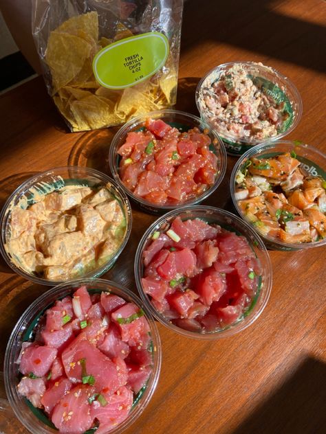 Hawaii Astethic Food, Poke Food Truck, Hawaiian Food Truck Aesthetic, Hawaii Life Aesthetic Food, Hawaii Aesthetic Food, Hawaii Poke Bowl, Poke Aesthetic, Poke Hawaii, Hawaii Cafe