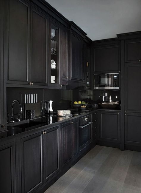 Dark Kitchen Ideas, All Black Kitchen, Dapur Rustic, Black Kitchen Design, Espresso Kitchen Cabinets, Gothic Kitchen, Model Dapur, Interior Dapur, Kabinet Dapur