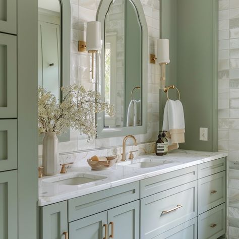 13 Master Bathroom Trends 2024: Discover the Future of Luxury! Most Popular Master Bathrooms, Bathroom Makeup Vanity Ideas Master Bath, French Modern Bathroom, Bathroom Trends For 2024, Bathroom Vanity With Tower, Transitional Master Bath, Basement Bathrooms, Craftsman Bathroom, Luxury Bathroom Vanity