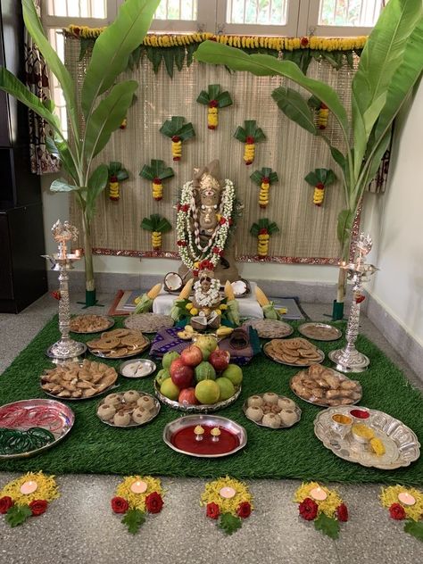 Ganapati Bappa Morya, Leaf Decor Wedding, Ganpati Decoration Theme, Mandir Decoration, Ganesh Chaturthi Decoration, Ganapati Bappa, Home Flower Decor, Ganpati Decoration At Home, Diy Floral Decor