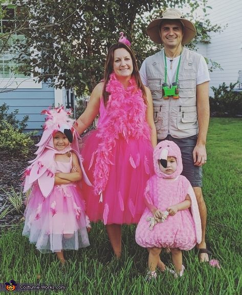 Christin: Our kids wanted to be flamingos :). Evie Halloween Costume, Creative Diy Costumes, Flamingo Halloween Costume, Flamingo Costume, Homemade Costume, Costume Works, Homemade Costumes, Halloween Costume Contest, Family Costumes