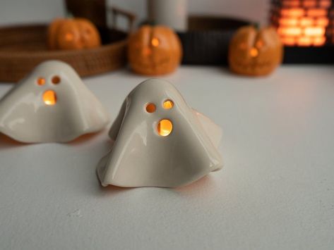 Haunt It Up This Halloween With These 60 Spooky Cute Candleholders Ceramic Ghost, Engagement Ring Holders, Halloween Ghost Decorations, Ceramic Inspiration, Ceramic Boxes, Earthenware Clay, Hand Shapes, Ceramic Dishes, Cute Ghost