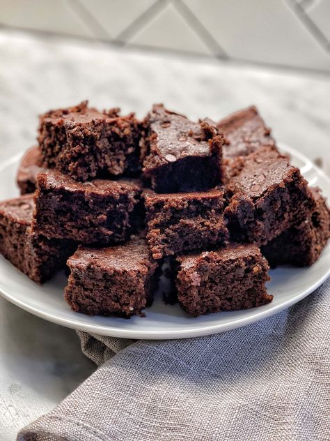 Guiltless Almond Flour Brownies - Sweet Savory and Steph One Pan Kielbasa, Cooked Peppers, Sweet Savory And Steph, Turkey Kielbasa, Almond Flour Brownies, Banana Brownies, Shredded Hash Browns, Baking With Almond Flour, Chocolate Banana Muffins