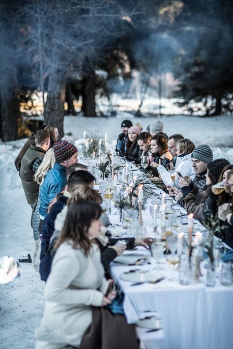 Secret Supper | Wintertide | Adventures in Cooking   A recap of Wintertide, our latest Secret Supper, with the table surrounded by a field of snow with campfires along side for warmth and glow. #secretsupper #popupdinner #popup #farmtotable #gardentotable #firetotable #adventuresincooking Christmas Garden Party, Secret Supper, Indoor Designs, Winter Dinner Party, Winter Picnic, Pop Up Dinner, Beautiful Food Photography, Outdoor Dinner, Winter Dinner