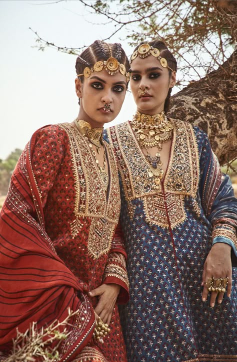 Chunri Dress, Posing Reference, Designer Pajamas, Dress Styling, Indian Designer Suits, Anita Dongre, Gaun Fashion, Traditional Indian Outfits, Indian Dress