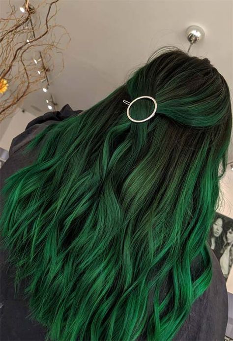 Green Hair Color Ideas, Green Hair Color, Hair Dye Brands, Emerald Green Hair, Dark Green Hair, Green Hair Dye, Hijau Neon, Hair Color Streaks, Dyed Hair Inspiration