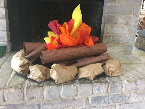 Paper Campfire Craft. Construction paper logs, tissue paper fire and lunch bag rocks. Paper Campfire, Fake Campfire, Fire Crafts, Paper Fire, Camping Theme Classroom, Vbs Themes, Diy Toilet, Vbs Crafts, Toilet Paper Roll Crafts