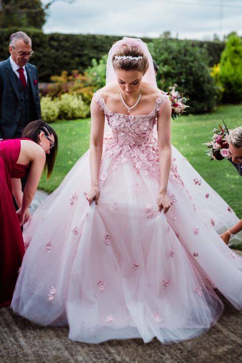 Wedding Dress Cinderella, Light Pink Wedding Dress, Pink Wedding Gowns, Rosa Shocking, Blush Pink Wedding Dress, Pink And White Weddings, Light Pink Wedding, Wedding Dresses Blush, Boda Mexicana