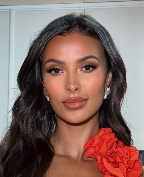 Soft Glam Makeup Oval Face, Maya Jama Makeup, South Asian Bridal Makeup, Soft Glam Makeup Brown Skin, Soft Dramatic Makeup, Medium Contrast Makeup, Deb Makeup, Soft Glam Bridesmaid Makeup, Soft Romantic Makeup