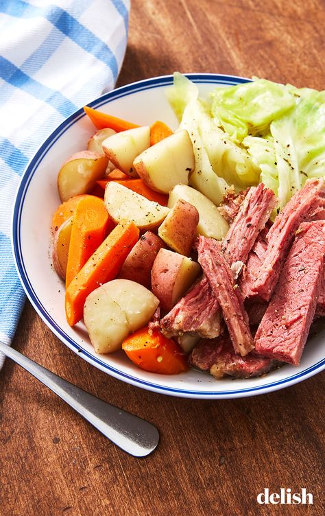 Boiled Dinner, Pub Grub, Corn Beef, Corned Beef Brisket, Corned Beef Recipes, Cabbage Casserole, Irish Food, Corn Beef And Cabbage, Gluten Free Recipes For Dinner