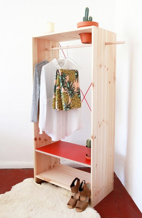 DIY Portable closet, planter included by Cheryl Locke via Gardenista. Små Rum Lidt Plads, Koti Diy, No Closet Solutions, Portable Closet, Diy Furniture For Small Spaces, Diy Wardrobe, Diy Casa, Diy Interior, Diy Planters