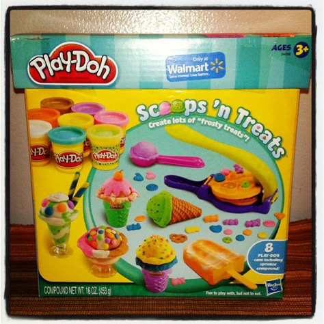 playdoh ice cream scoops 'n treats Make Popsicles, Hasbro Play Doh, Play Doh Kitchen, Popsicle Mold, Barbie Gifts, Ice Cream Dishes, Barbie Doll Set, Boy Birthday Party Themes, Ice Cream Theme