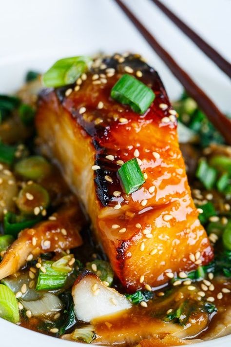 Miso Glazed Black Cod Recipe : Buttery soft black cod in a simple and tasty miso marinade that melts in your mouth taking your taste buds on a trip to heaven. Koreansk Mat, Miso Glaze, Black Cod, Cod Recipes, Shiitake Mushrooms, Cod Fish, Fish Dinner, Think Food, Fish Dishes