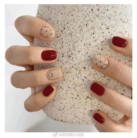 Nail Art Design Summer, Gelish Nails Colors Designs, Mail Designs For Natural Nails, Kutek Simple, Short Gelish Nails, Cute Nail Polish Ideas, Gelish Inspo, Minimal Nails Design, Nail Art Kuku Pendek