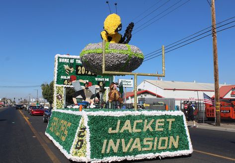 Hilmar High homecoming a community tradition - Turlock Journal Homecoming Floats, High School Homecoming, Homecoming Court, Homecoming Games, Homecoming Parade, Homecoming Queen, Sports Organization, Parade Float, Youth Football