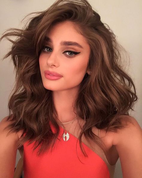 Beachy Waves Hair, Summer Hair Trends, Asymmetrical Haircut, Colored Hair Tips, Traditional Hairstyle, Fresh Haircut, Short Hair Lengths, Short Wavy Hair, Short Bob Haircuts