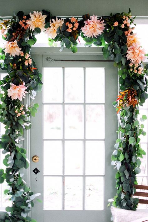 The+Best+Garlands+We’ve+Ever+Seen+via+@domainehome Summer Garland, Wit And Delight, Rosé Christmas, Holiday Garlands, Floral Garland, Floral Arch, Flower Garlands, Cool House Designs, Diy Party Decorations