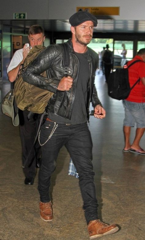 David Beckham | Belstaff Stannard Jacket In Hand Burnished Leather | Celebrity Fashion and Style David Beckham Style Outfits, Mode Rockabilly, David Beckham Style, Mode Costume, Red Wing Boots, Leather Jacket Outfits, Jackets Men Fashion, Cooler Look, Outdoor Jacket