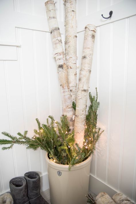 Christmas 2016 Nina Hendrick Holiday Housewalk | Crock Arrangement of Birch and Fraser Fir Birch Tree Decor Christmas, Birch Wood Decor, Birch Christmas, Log Decor, Birch Tree Decor, Tree Branch Decor, Birch Branches, Christmas Planters, Deco Nature