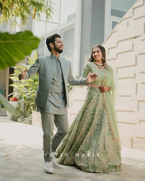 Wedding Trends That Grooms Of 2023 Will Go Gaga Over! - ShaadiWish Indian Engagement Outfit, Groom Indian Wedding Outfits, Engagement Dress For Groom, Wedding Matching Outfits, Wedding Guest Outfit Inspiration, Engagement Dress For Bride, Reception Outfits, Haldi Outfits, Groom Dress Men