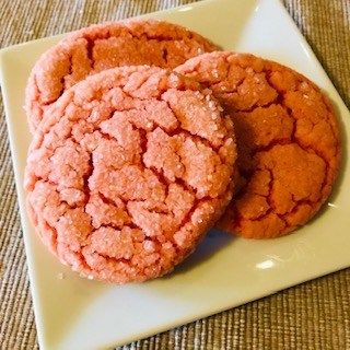 Mexican Polvorones Cookies, Pink Polvorones Recipe, Homemade Pan Dulce, Pink Mexican Cookies, Mexican Pink Cookies, Mexican Cookies Polvorones, Mexican Pink Cookies Recipe, Pan Dulce Cookies, Mexican Cookies Traditional