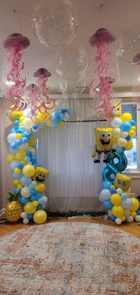 Spongebob Balloon Garland Ideas, Spongebob Theme Balloon Arch, Spongebob Themed Party Favors, Spong Bob Birthday Party, Spongebob Jellyfish Balloons, Spongebob Decorations Ideas, 21st Birthday Spongebob, Spongebob Birthday Ideas Decorations, Kelp Juice Spongebob