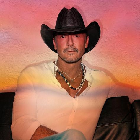 Tim McGraw on TikTok Apple Gift Card, Legendary Singers, Spotify Apple, Joseph Morgan, Tim Mcgraw, Country Men, Story Video, Country Singers, Dolly Parton